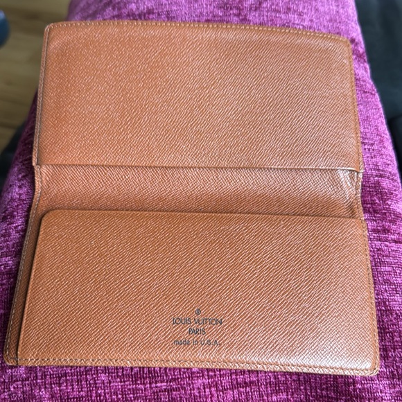 Louis Vuitton check book cover or perfect for cash bills. - Picture 6 of 6